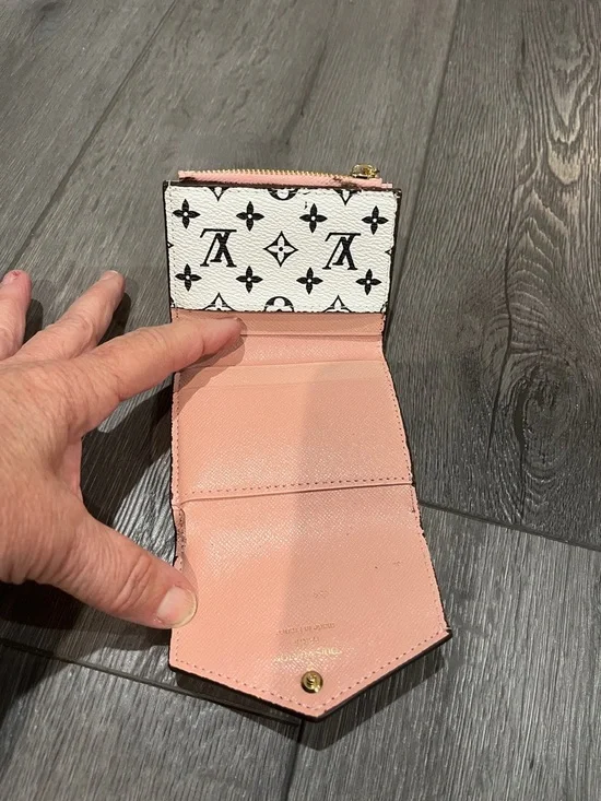 Louis Vuitton Zoe Wallet Giant Monogram Red/Pink Compact Wallet - Picture 6 of 16